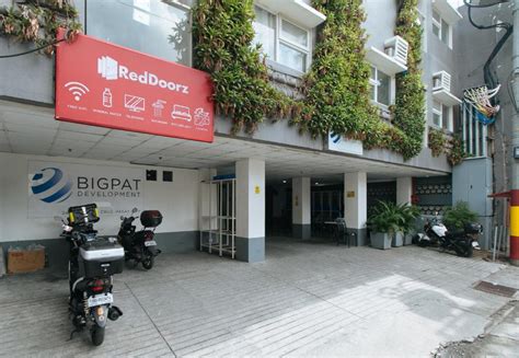 RedDoorz at Pasay Centrale Hotel, Manila, Philippines.